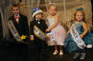 Nolan Somerlot (runner-up), Mr. Wee Pop Paul Herr, Jr., Miss Wee Pop Krissy Klaiber, and Savannah Guadarrama (runner-up).
